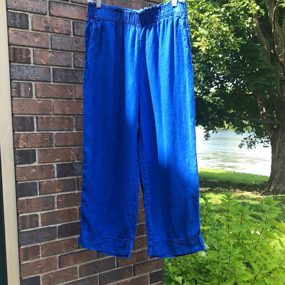Linen Capri Pants in Royal Blue